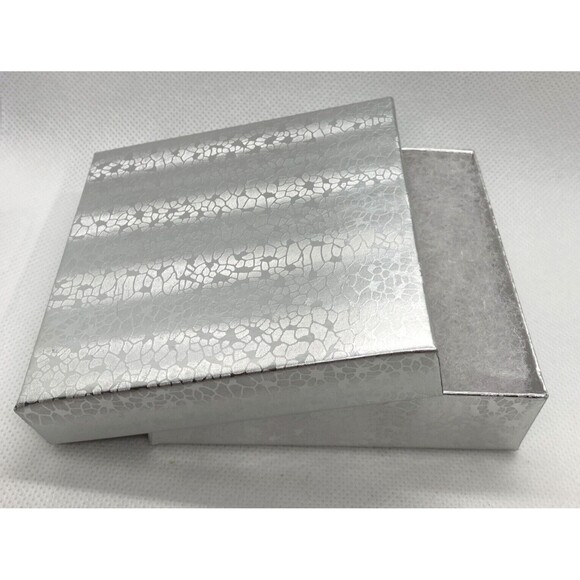 GSJ Signed Light Green Jadeite & Mother Of Pearl Beaded 17''-19'' Necklace - Picture 8 of 8